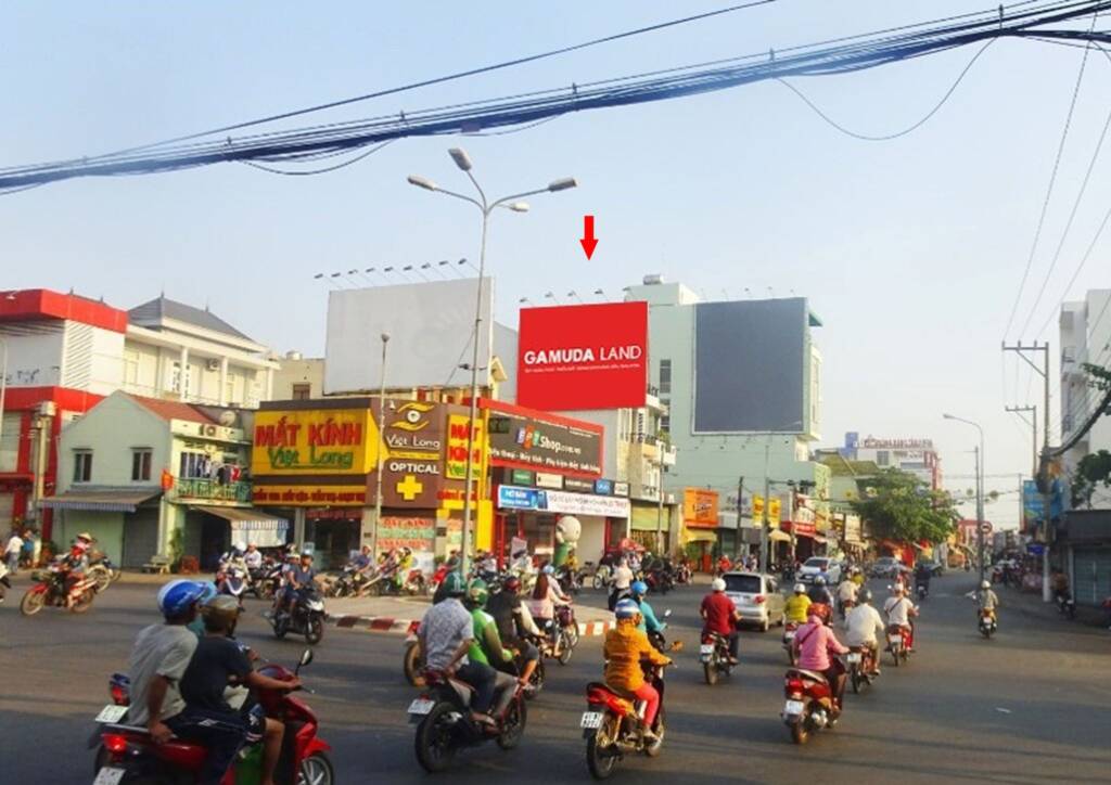 NGÃ TƯ CMT 8 - HUỲNH VĂN CÙ