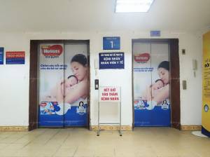 Dịch vụ quảng cáo dán cửa thang máy TpHCM