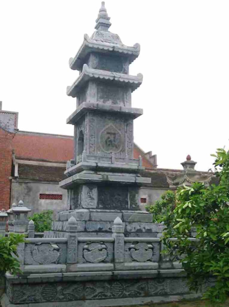 Mo-thap-da-la-bieu-tuong-cho-su-giac-ngo-binh-yen-an-nhien-va-vien-man-trong-Phat-giao--764x1024